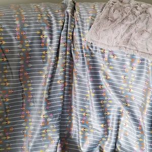 Minky Blanket Colorful arrows/frosted bella